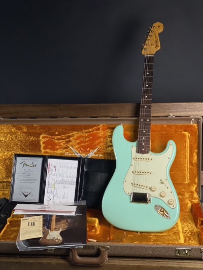 Fender Masterbuilt Yuriy Shishkov 62 Stratocaster Journeyman Relic Surf Green Brazilian Rosewood